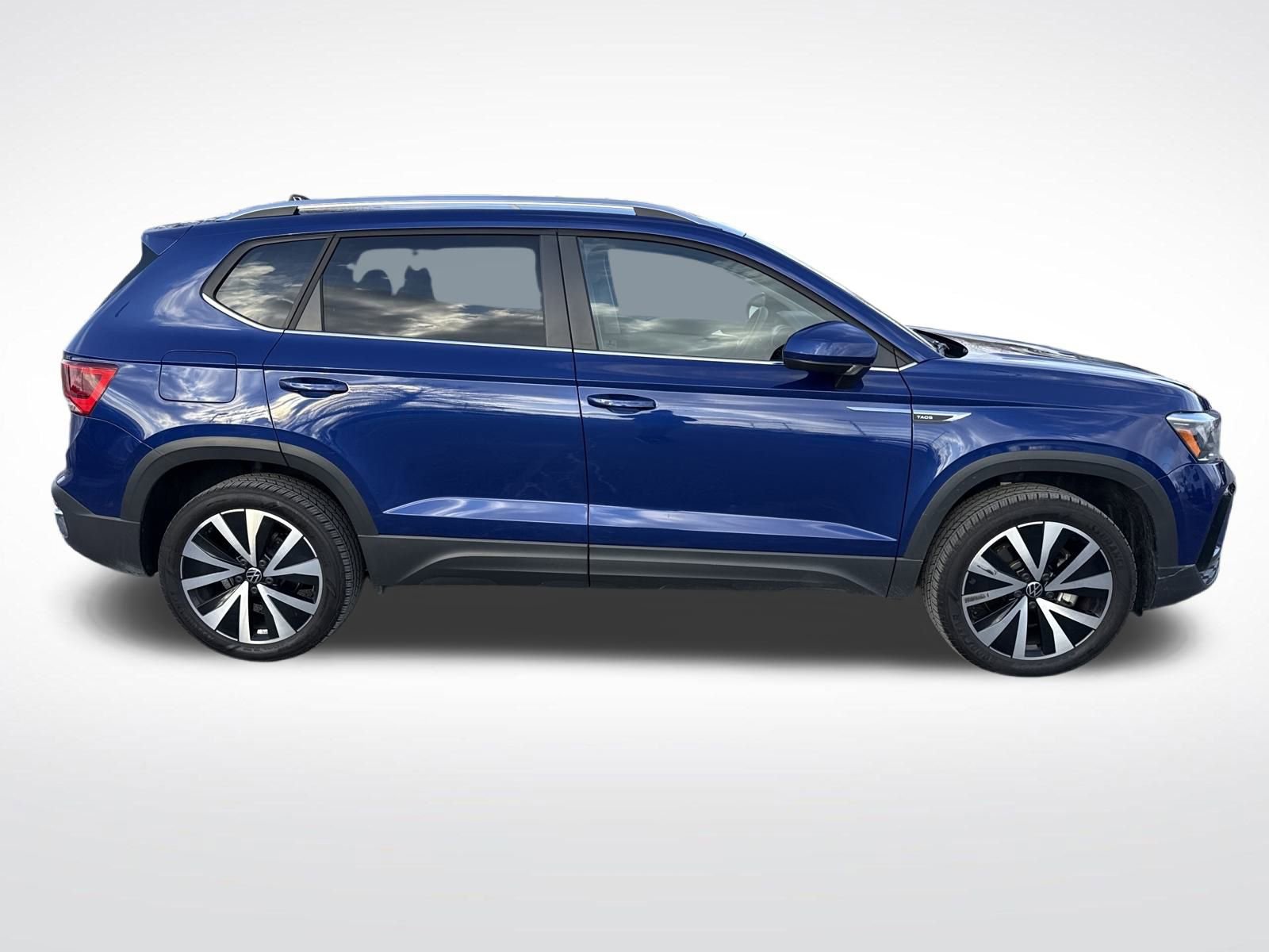 Certified 2023 Volkswagen Taos SE image 7