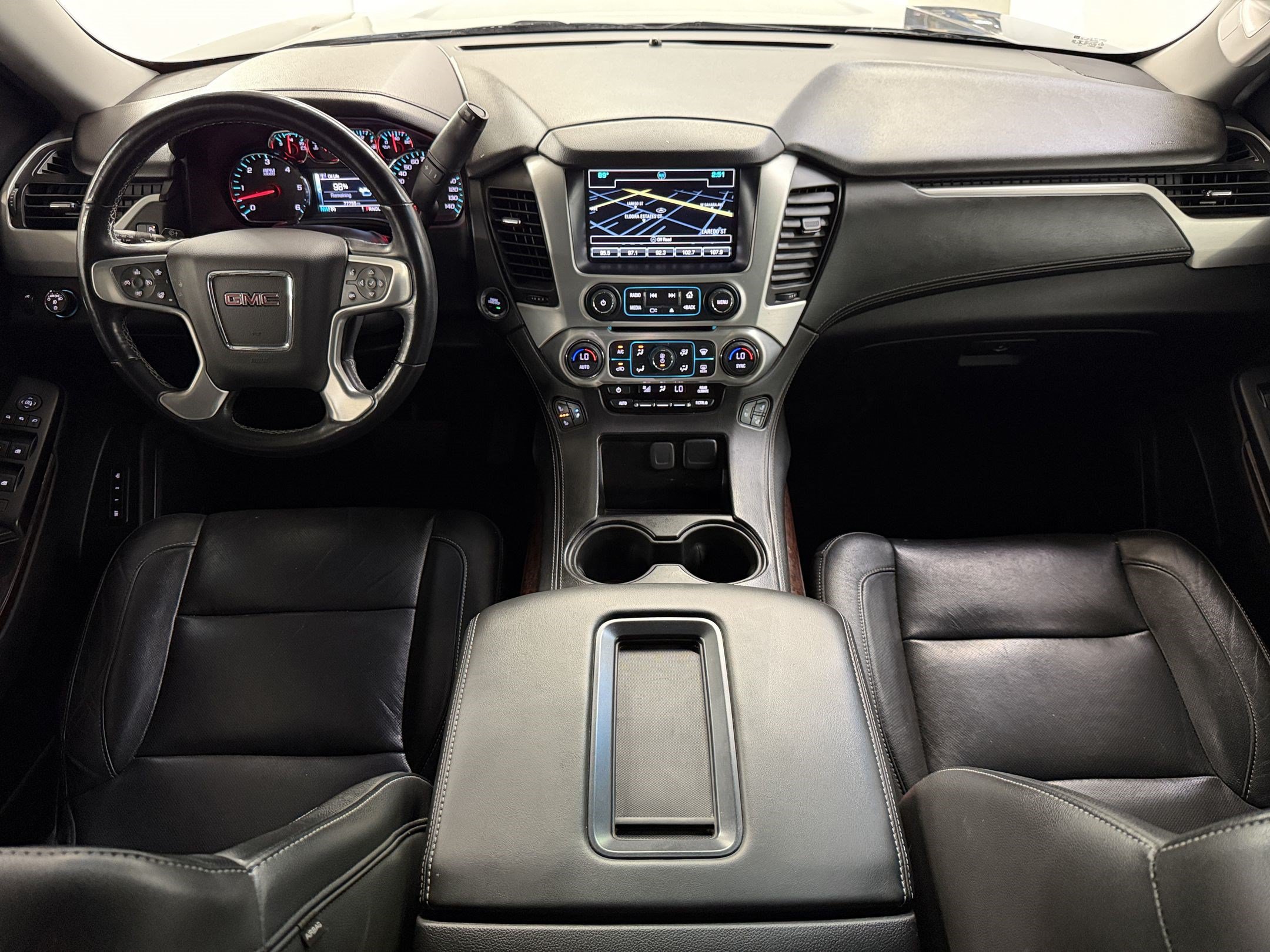 Used 2018 GMC Yukon XL SLT w/ Open Road Package AWD/4WD image 16