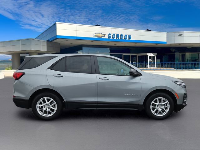 Used 2024 Chevrolet Equinox LS w/ LS Convenience Package image 5