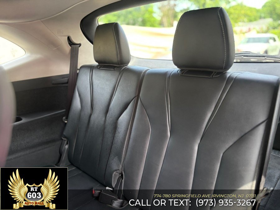 Used 2022 Acura MDX SH-AWD w/ Technology Package image 11