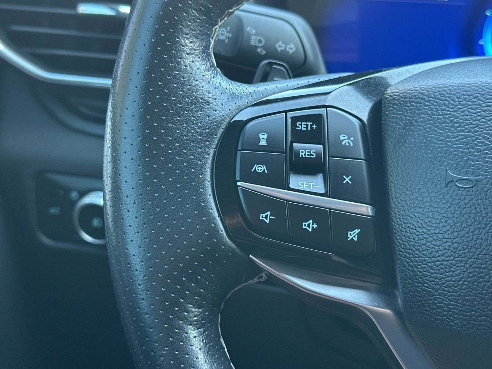 Used 2023 Ford Explorer ST w/ Equipment Group 401A image 31