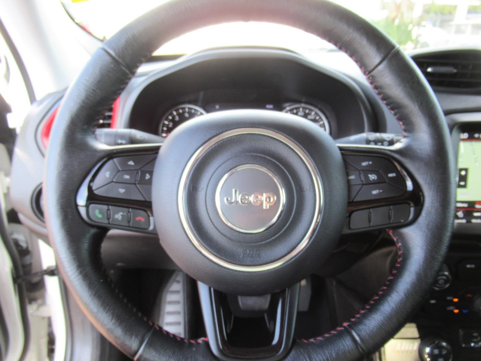 Certified 2022 Jeep Renegade Trailhawk AWD/4WD image 21