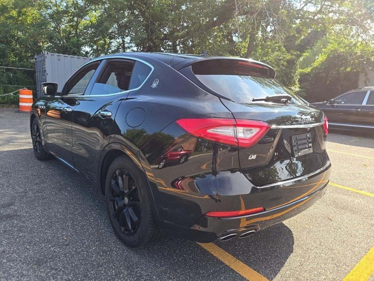 Used 2019 Maserati Levante AWD/4WD image 3