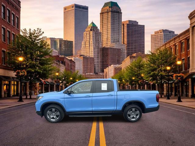 Used 2025 Honda Ridgeline TrailSport image 8