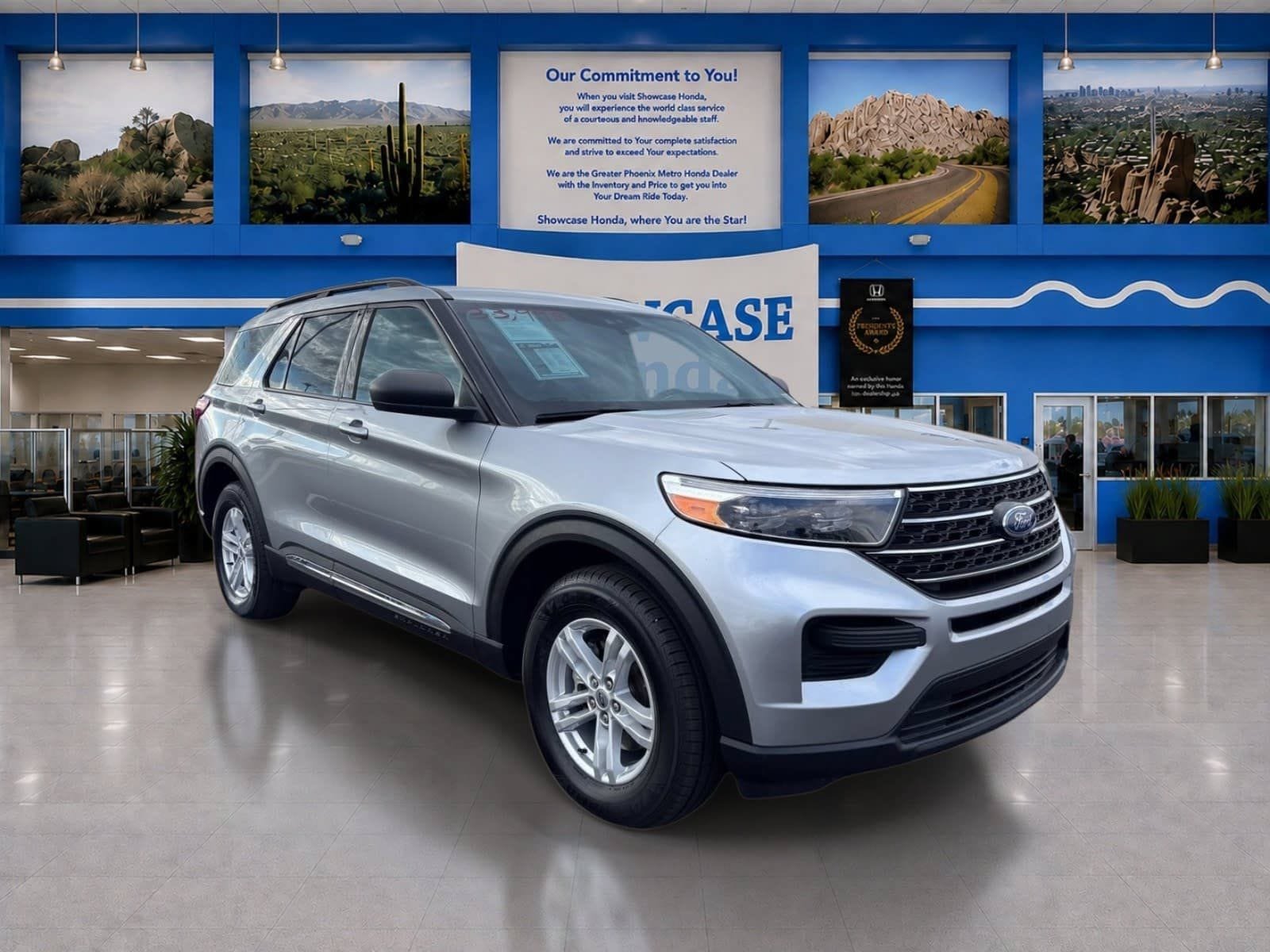Used 2023 Ford Explorer XLT AWD/4WD image 10