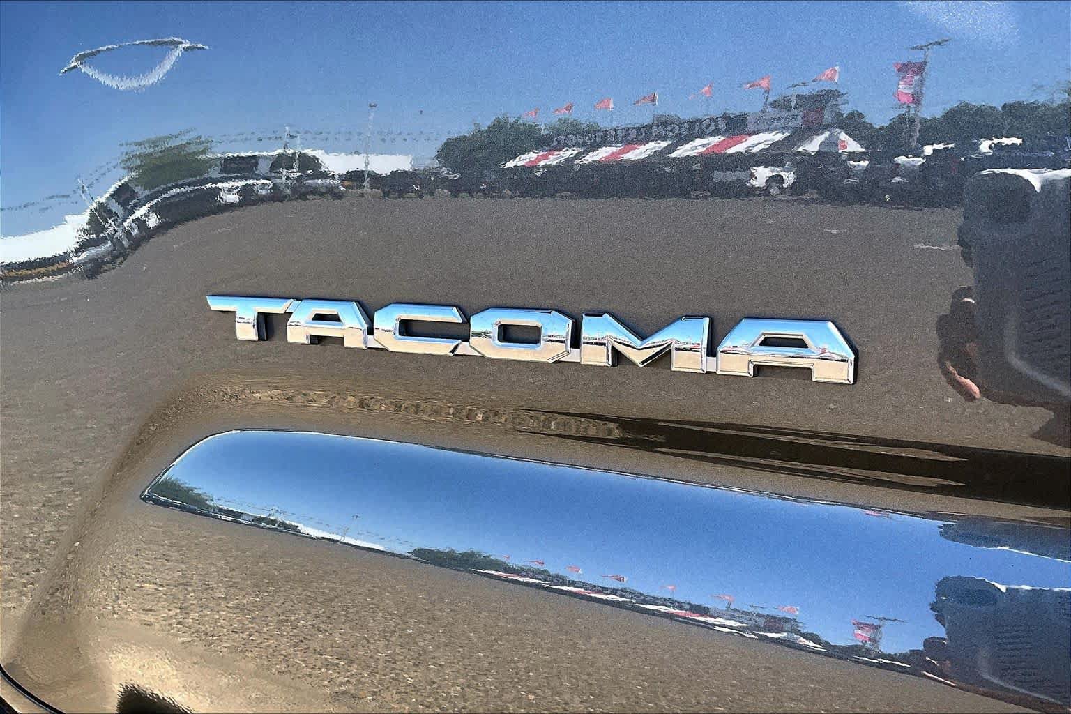Used 2017 Toyota Tacoma SR5 AWD/4WD image 30