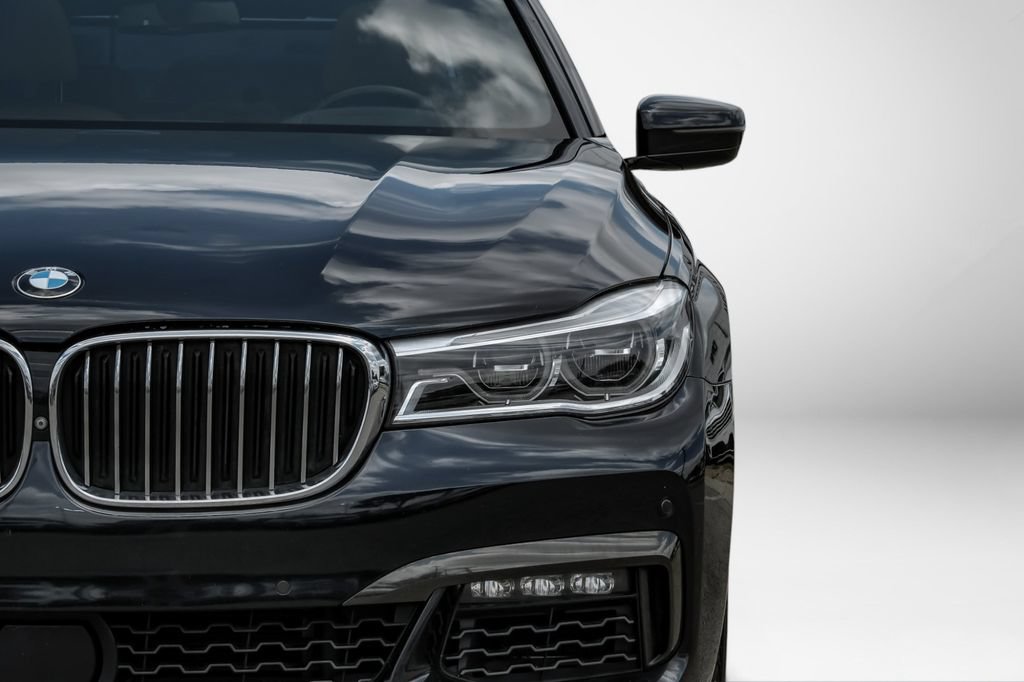 Used 2019 BMW 750i xDrive w/ M Sport Package AWD/4WD image 52