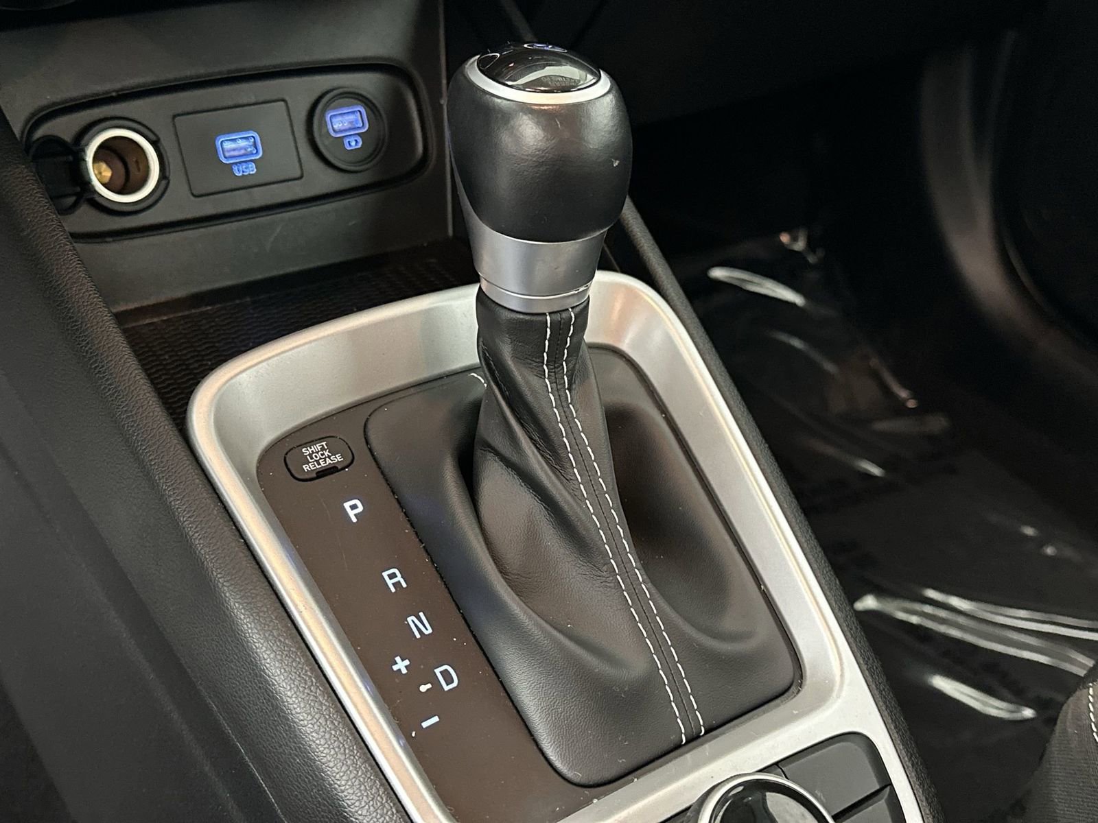 Used 2021 Hyundai Venue SEL w/ Cargo Package image 20