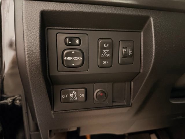 Used 2014 Toyota Tundra SR5 AWD/4WD image 11