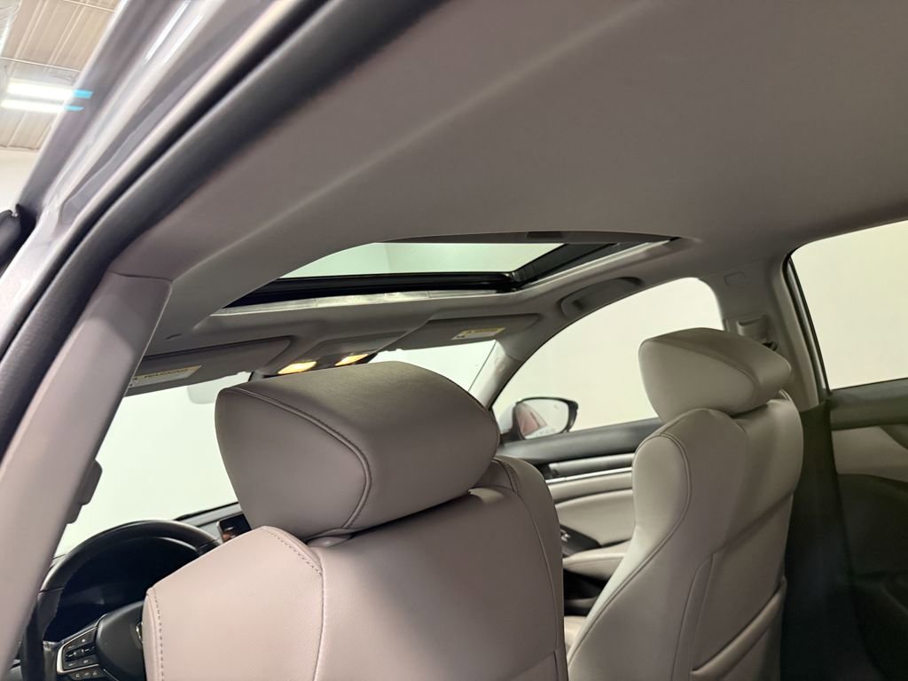 Used 2018 Honda Accord EX-L image 11