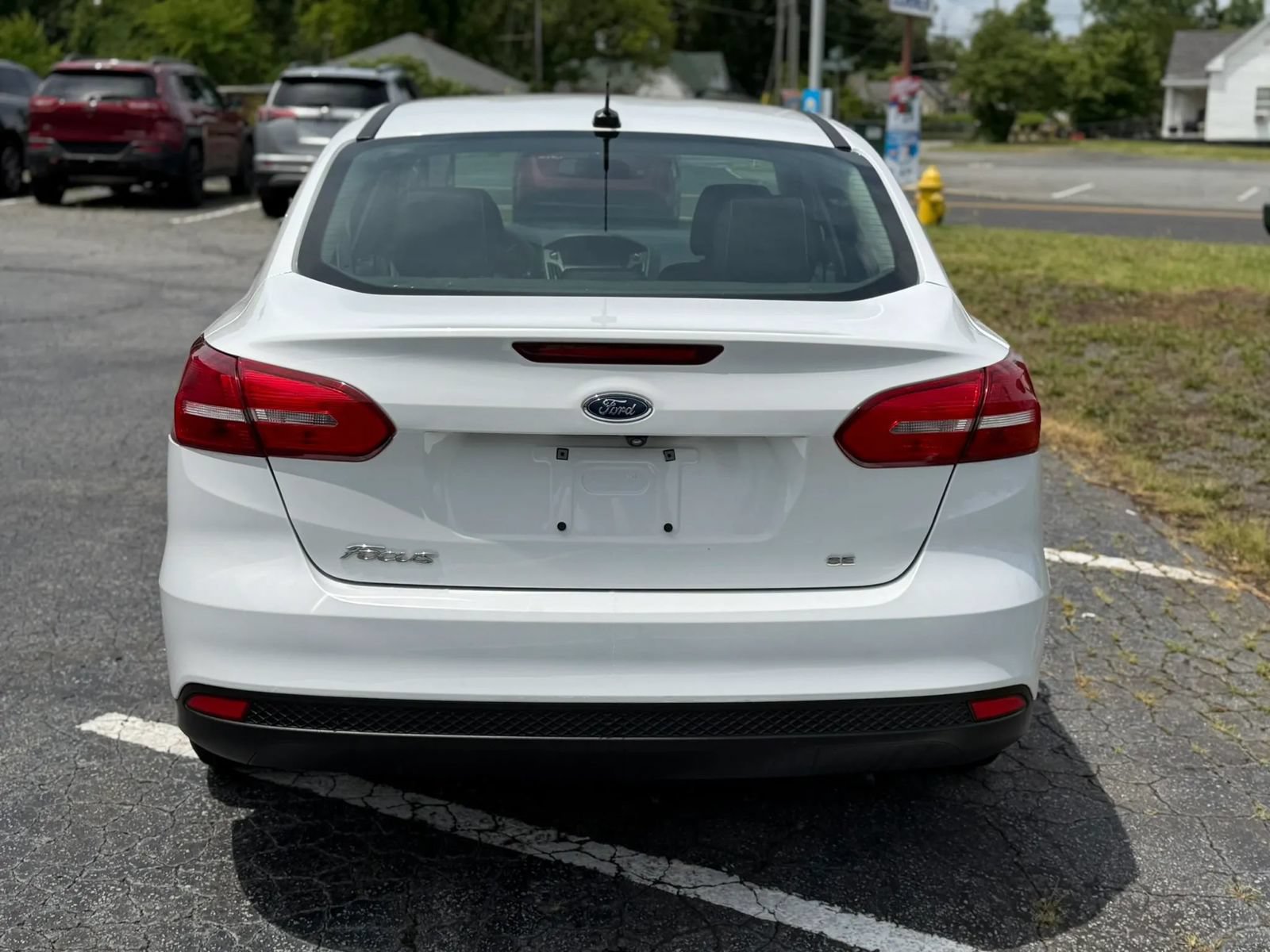 Used 2018 Ford Focus SE FWD image 6