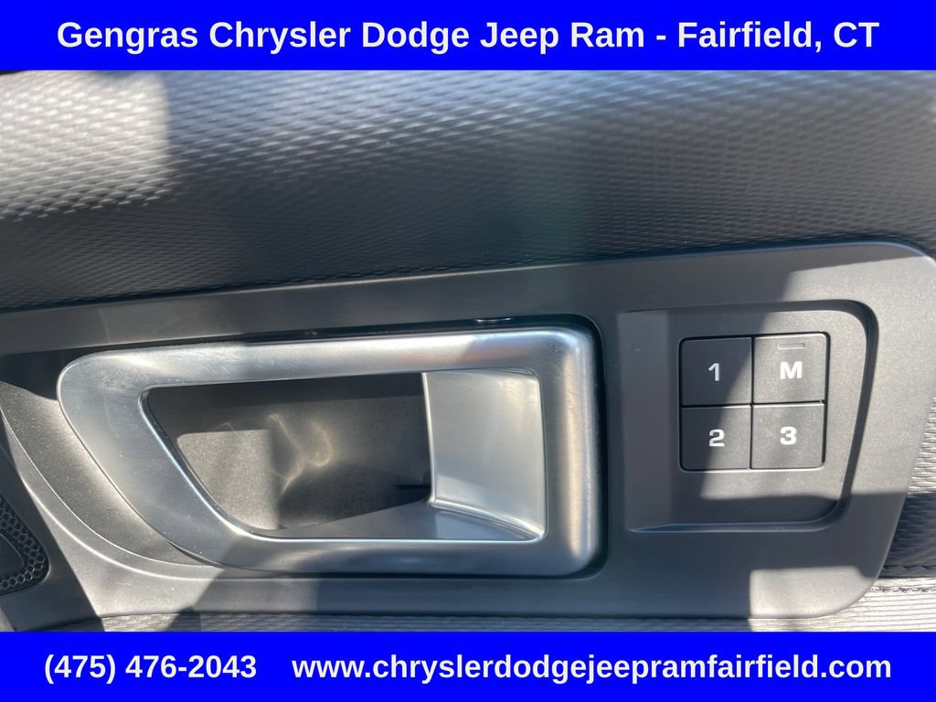 Used 2019 Land Rover Discovery Sport HSE AWD/4WD image 16