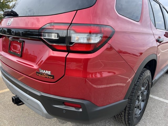 New 2025 Honda Pilot TrailSport image 9