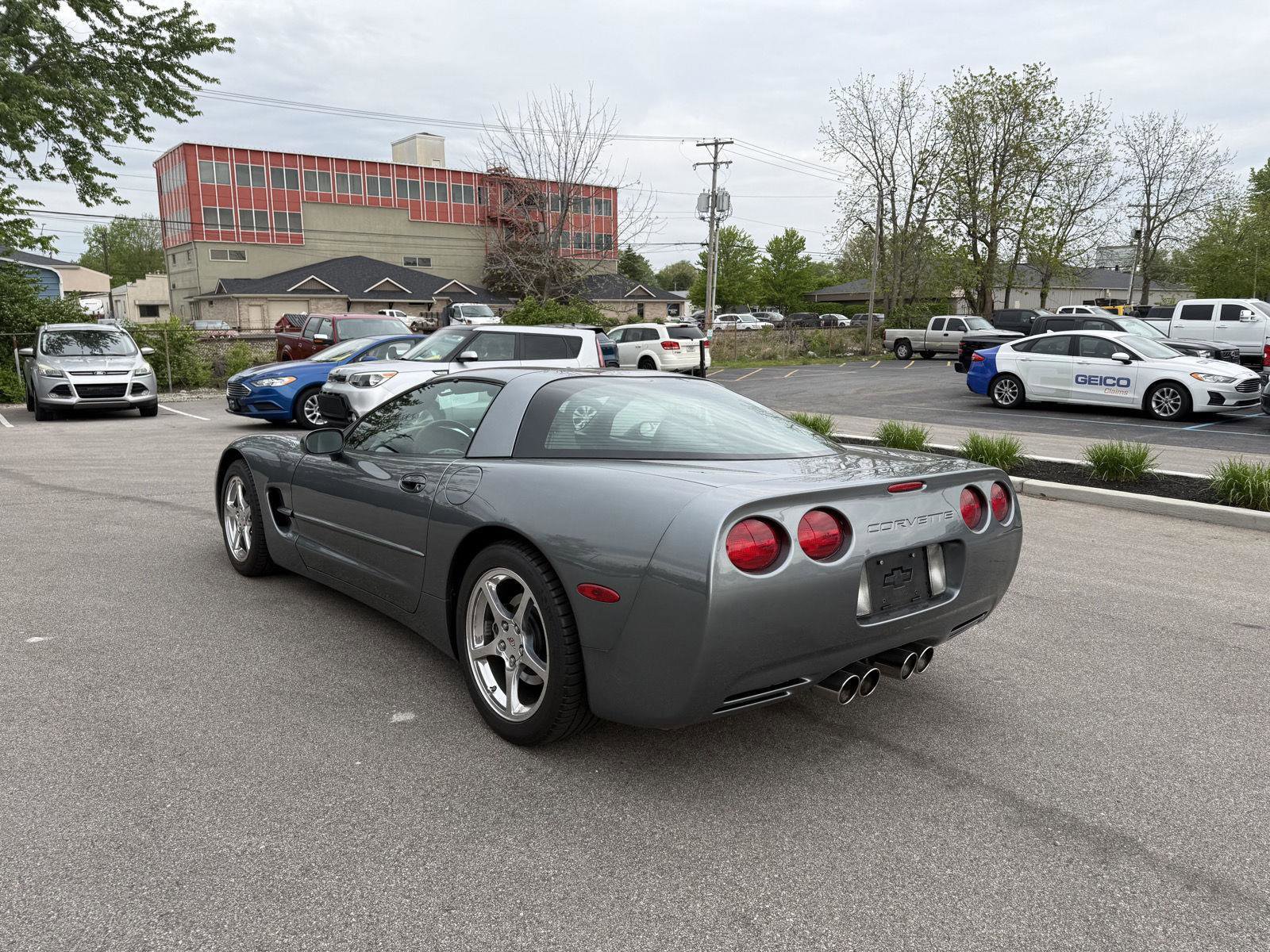 Used 2004 Chevrolet Corvette Coupe w/ Preferred Equipment Group RWD image 5