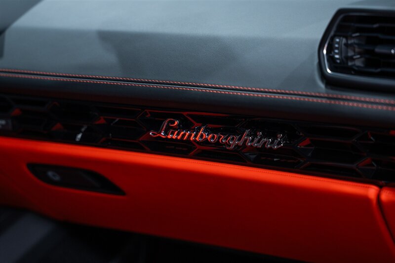 Used 2021 Lamborghini Huracan EVO AWD/4WD image 56