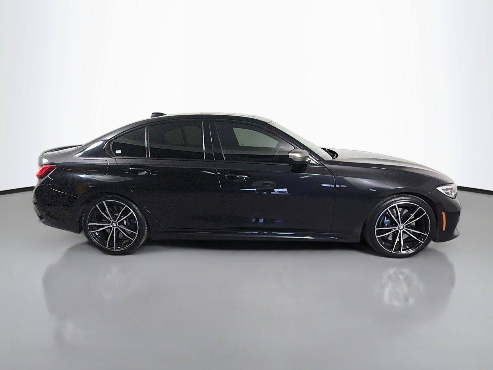 Used 2022 BMW M340i RWD image 4