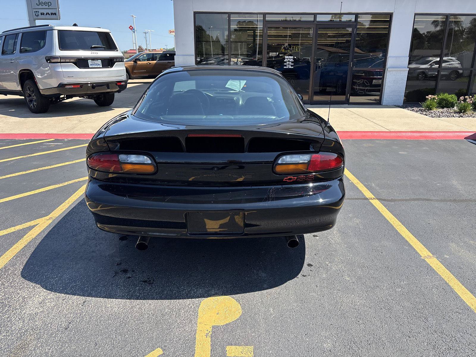 Used 2000 Chevrolet Camaro Z28 w/ SS Performance/Appearance Pkg RWD image 6
