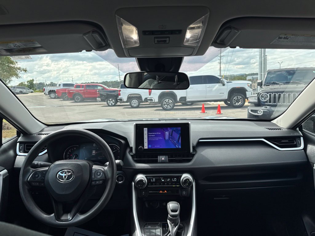 Used 2024 Toyota RAV4 XLE AWD/4WD image 18