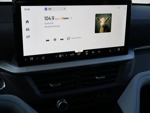 Used 2025 Ford Explorer Platinum w/ Ultimate Package AWD/4WD image 17