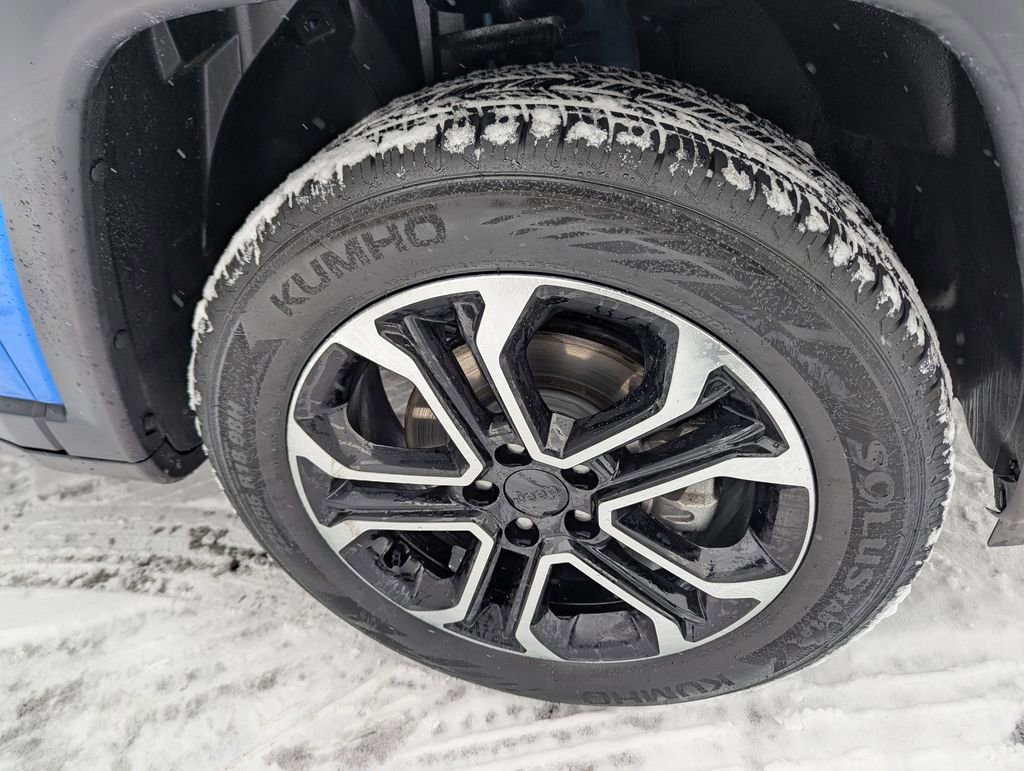 Used 2022 Jeep Compass Limited image 12