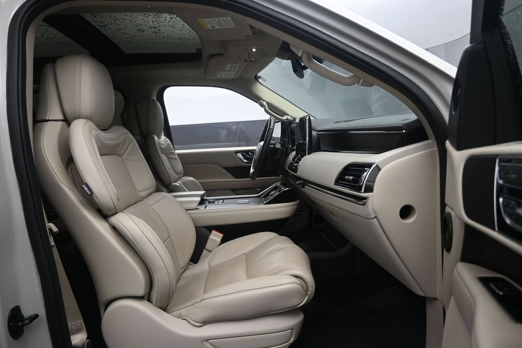 Used 2019 Lincoln Navigator Reserve AWD/4WD image 31