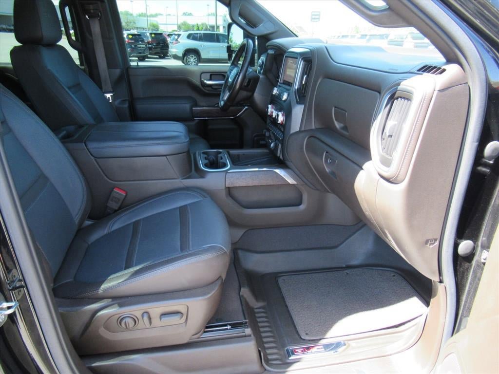 Used 2023 GMC Sierra 3500 Denali w/ Denali Black Diamond Edition AWD/4WD image 13