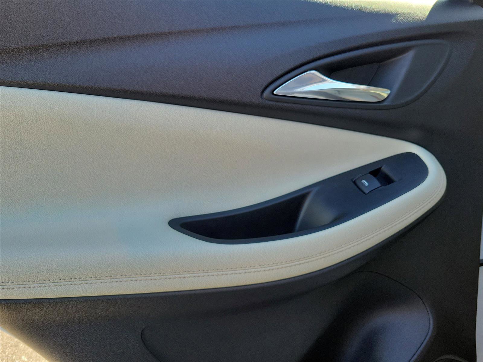 Used 2023 Buick Encore GX Select image 16