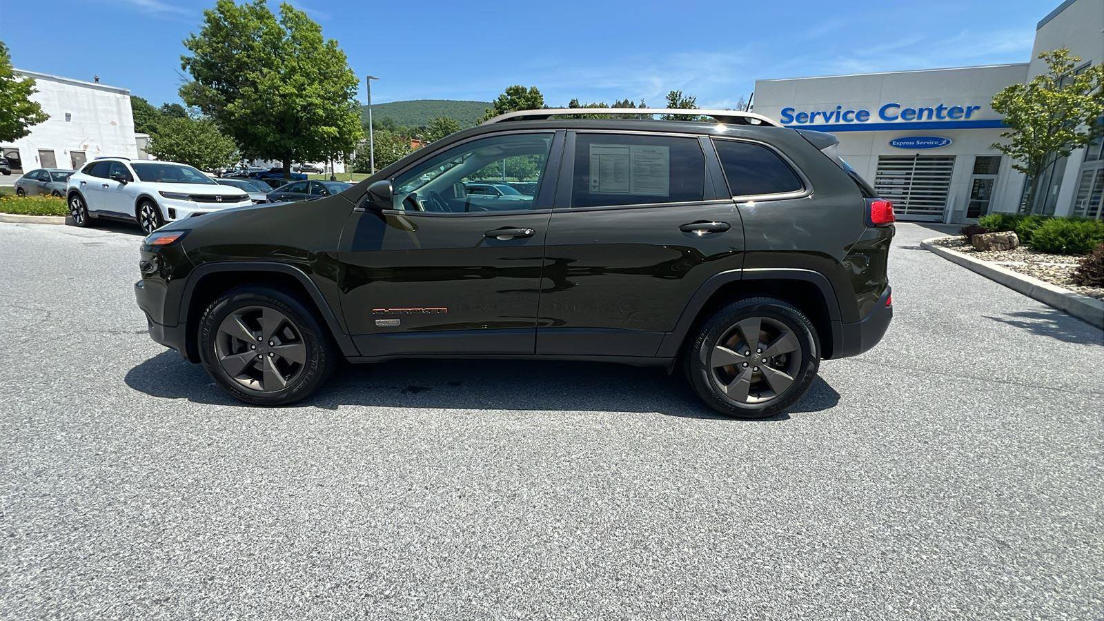Used 2017 Jeep Cherokee 75th Anniversary AWD/4WD image 7