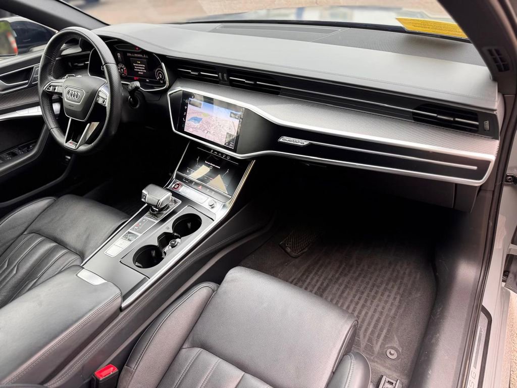 Used 2021 Audi RS 6 AWD/4WD image 30