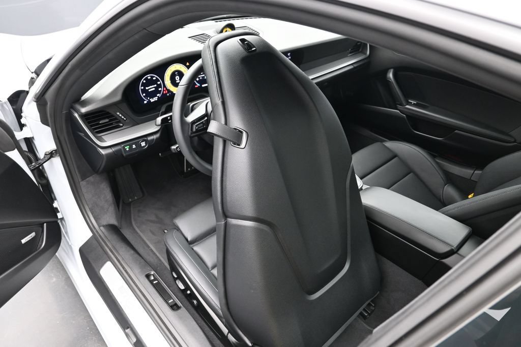 Certified 2025 Porsche 911 Carrera RWD image 18