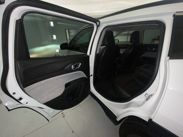 Used 2022 Jeep Compass Latitude AWD/4WD image 21