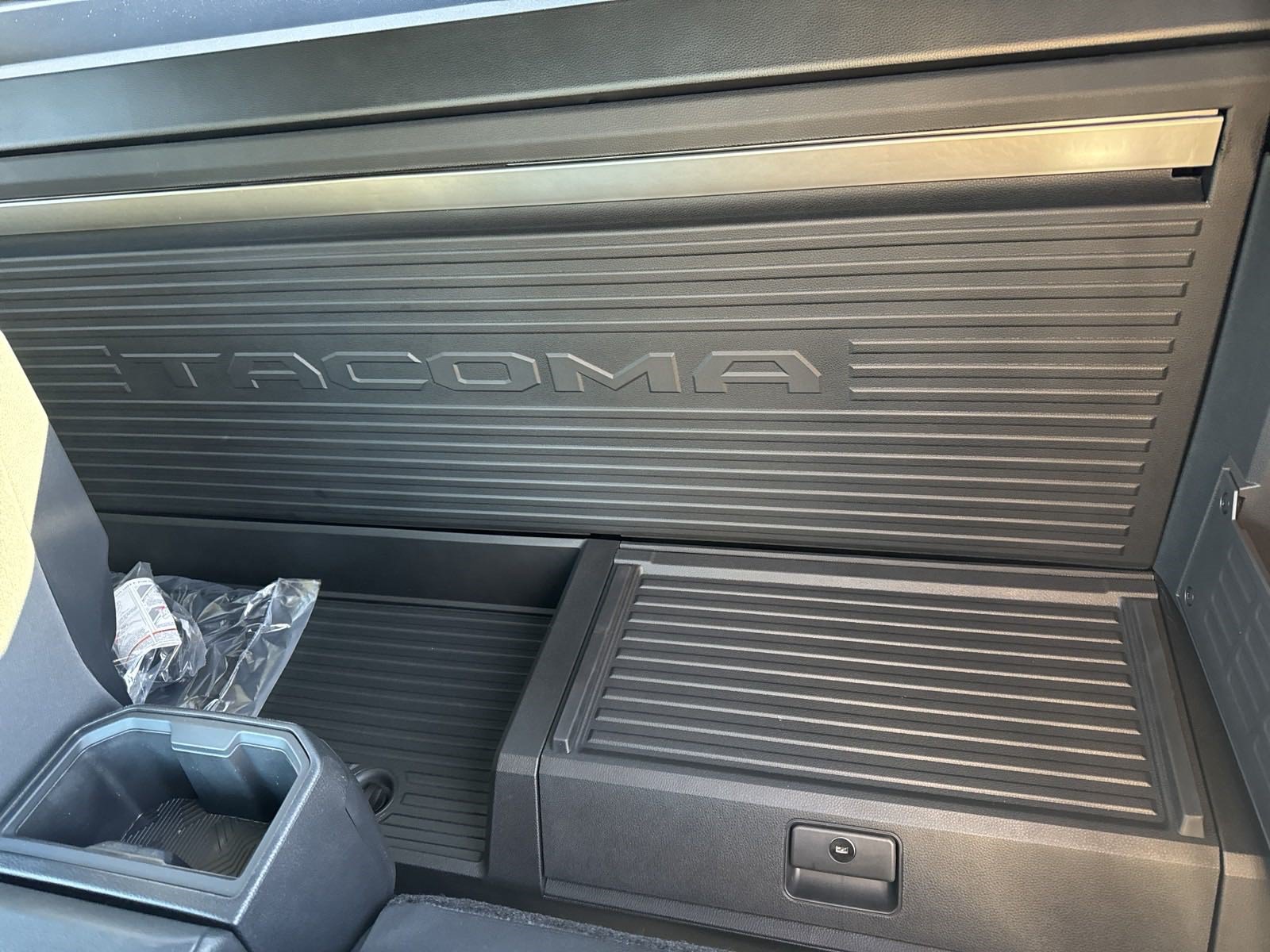 New 2024 Toyota Tacoma SR AWD/4WD image 23