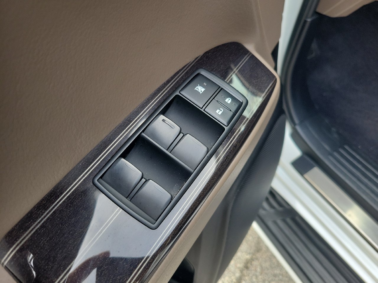 Used 2021 Lexus GX 460 Premium w/ Premium Package AWD/4WD image 13