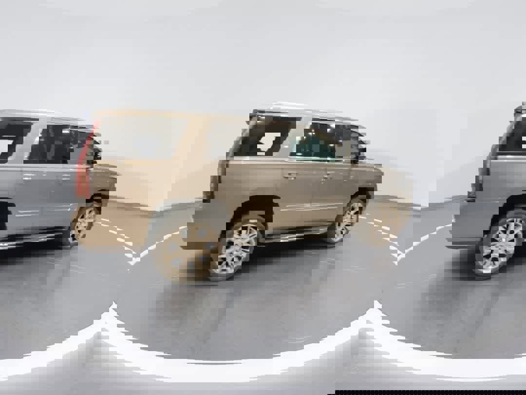 Used 2018 Cadillac Escalade Luxury image 8