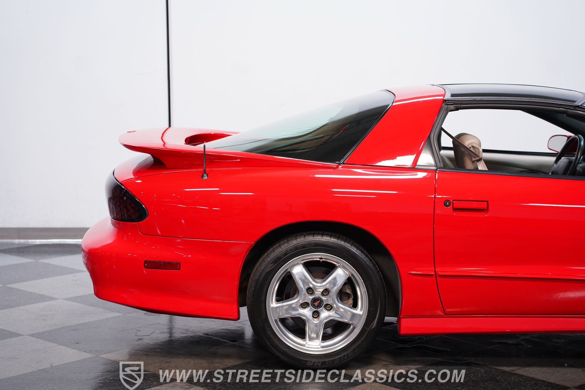 Used 2001 Pontiac Firebird Formula w/ Protection Group RWD image 23