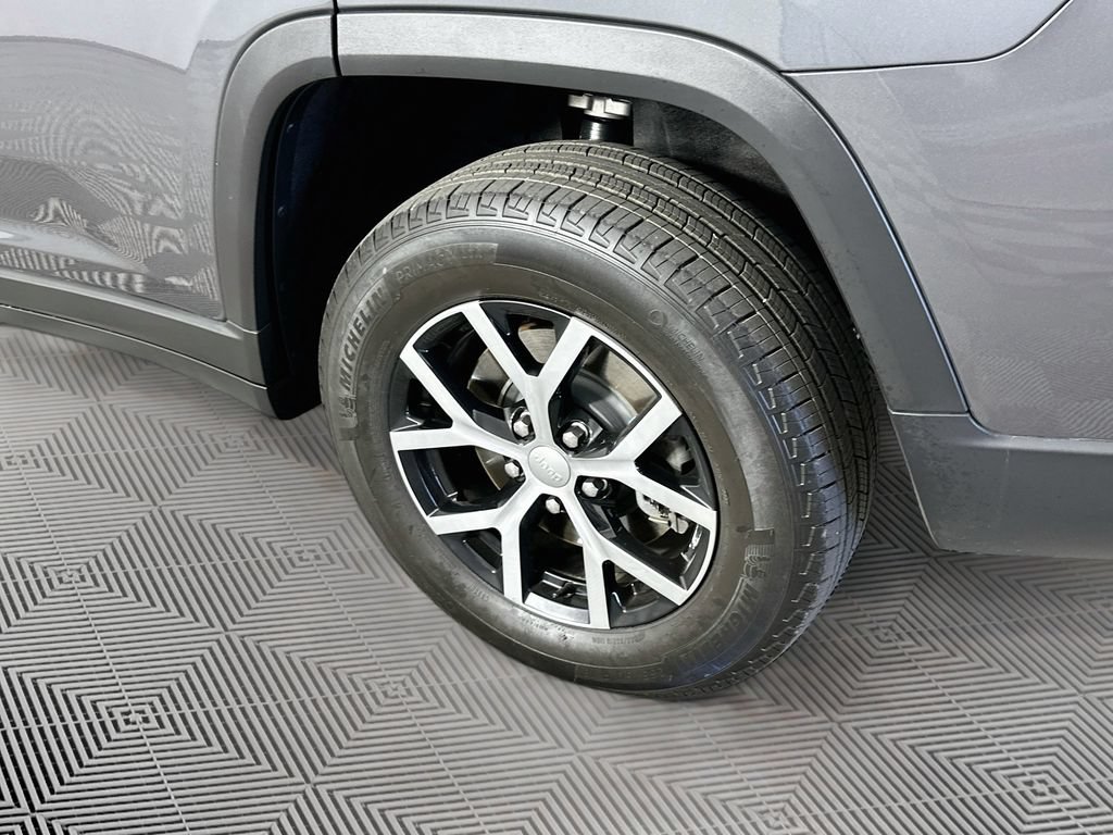Certified 2025 Jeep Grand Cherokee L Limited AWD/4WD image 42
