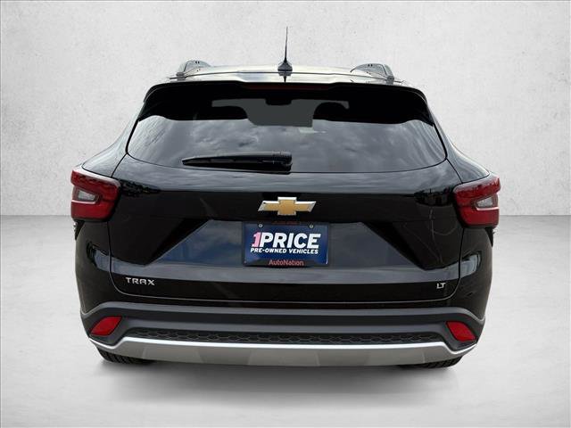 Used 2025 Chevrolet Trax LT w/ LT Convenience Package FWD image 6