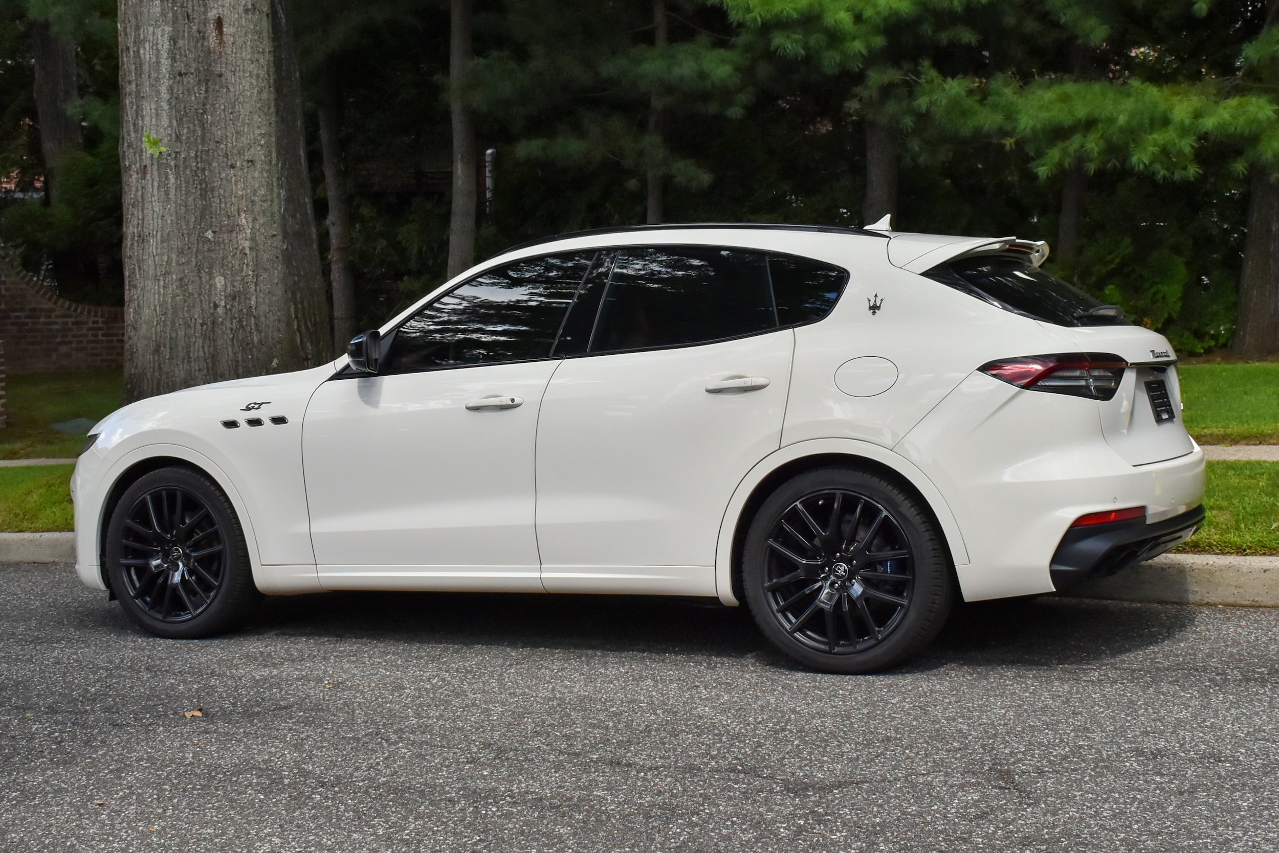 Used 2022 Maserati Levante GT AWD/4WD image 6