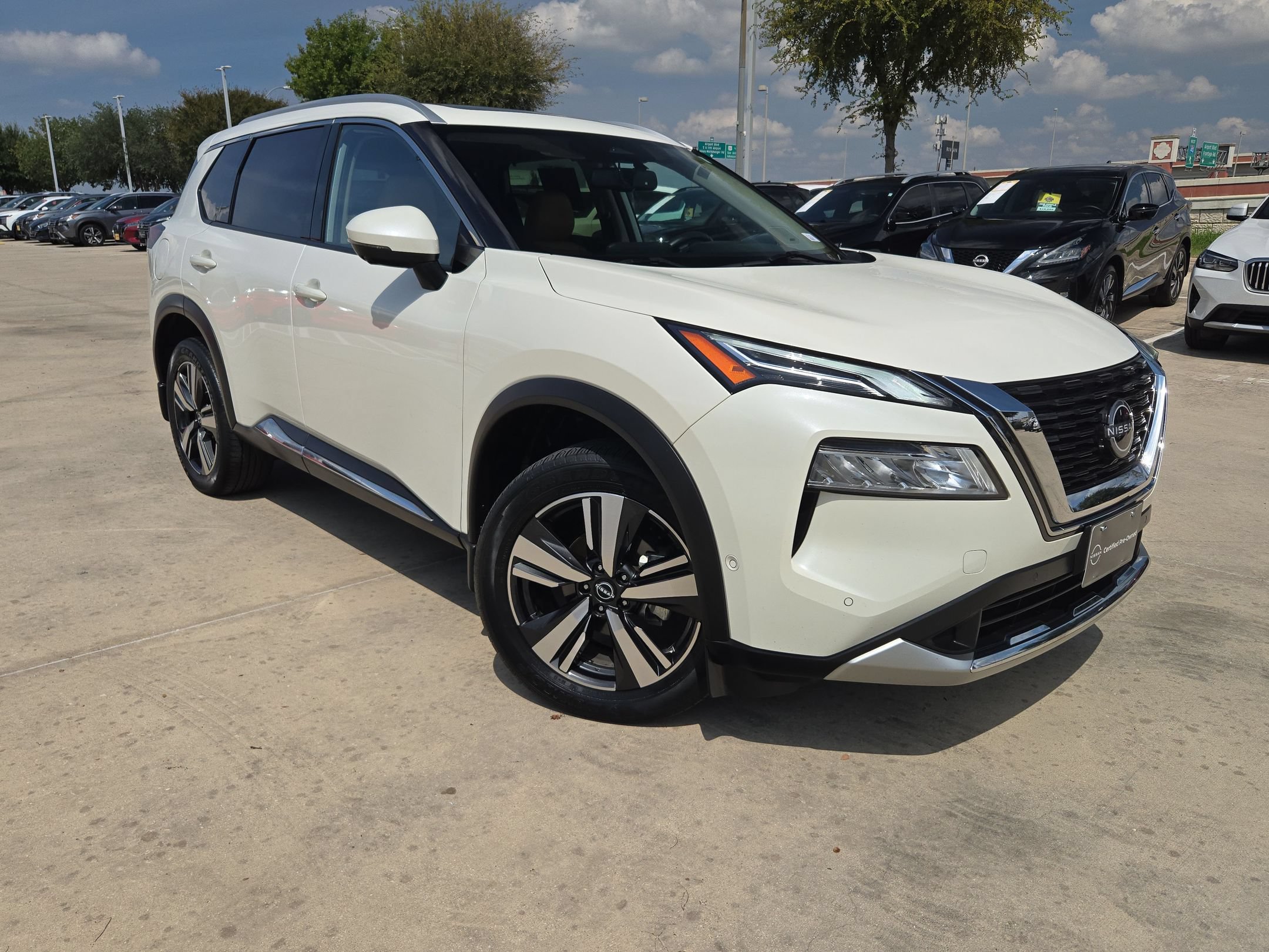 Certified 2023 Nissan Rogue Platinum AWD/4WD image 1