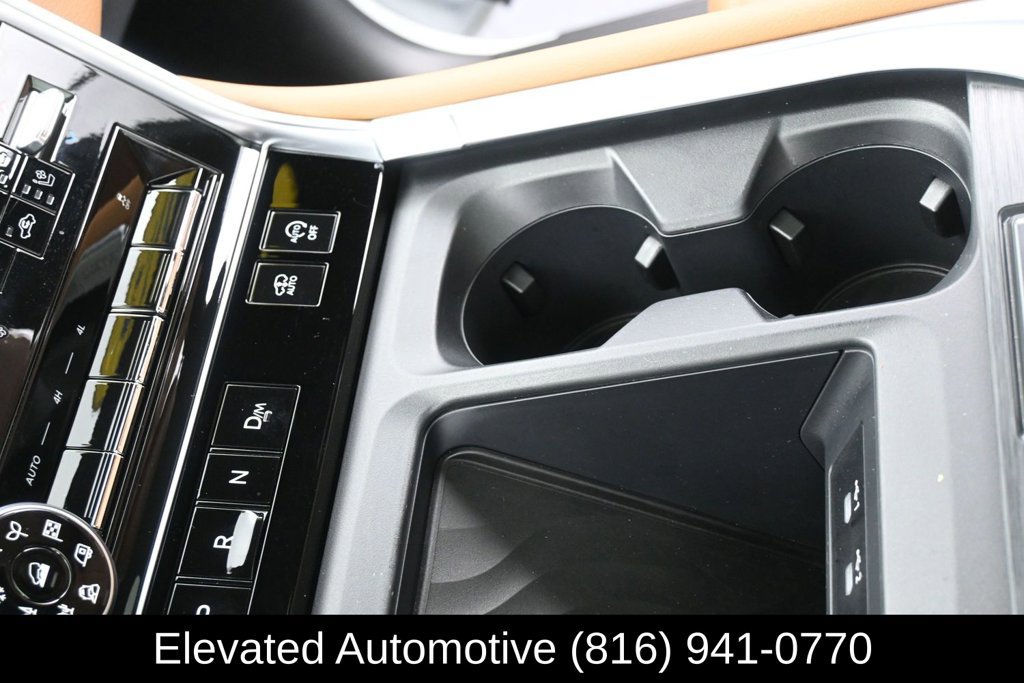 Used 2025 Nissan Armada Platinum Reserve AWD/4WD image 25