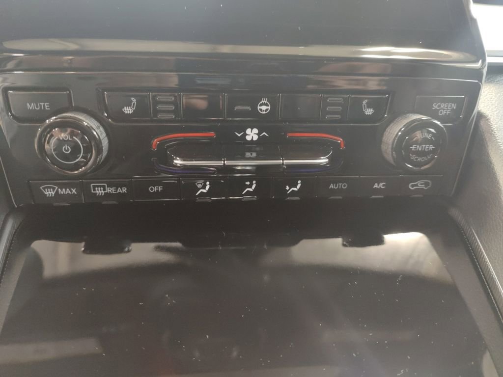 New 2025 Jeep Grand Cherokee L Limited w/ Black Appearance Package image 24