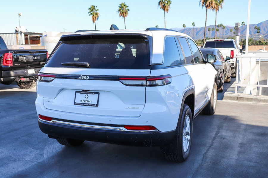 New 2026 Jeep Grand Cherokee Laredo AWD/4WD image 9