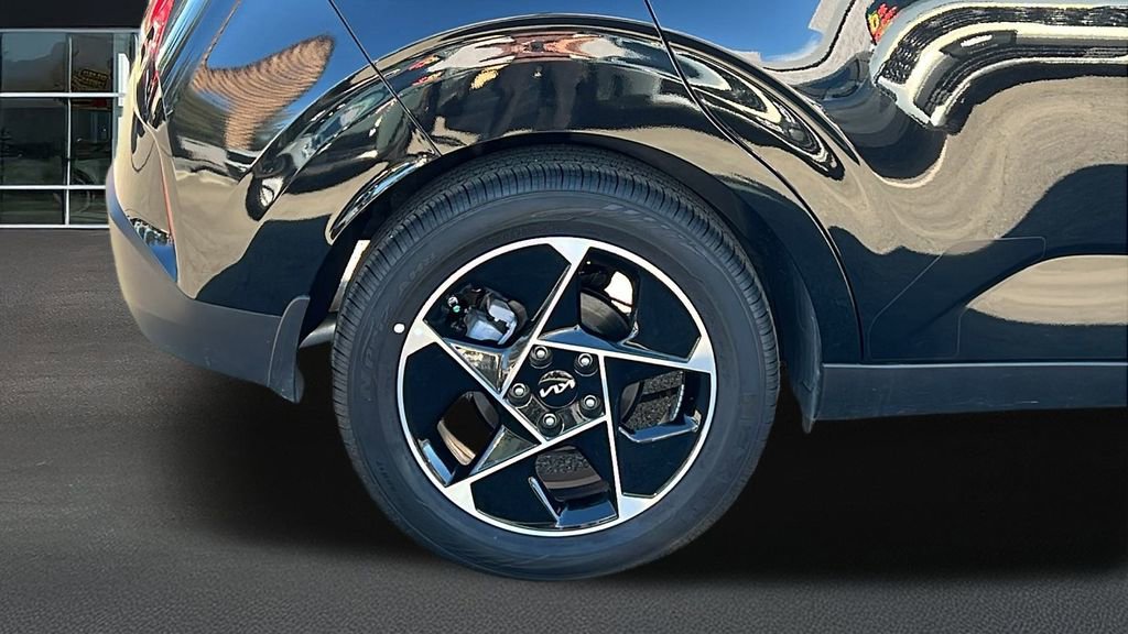 Certified 2025 Kia Soul EX image 3