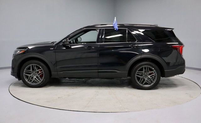 Used 2025 Ford Explorer ST-Line w/ ST-Line Street Pack image 8