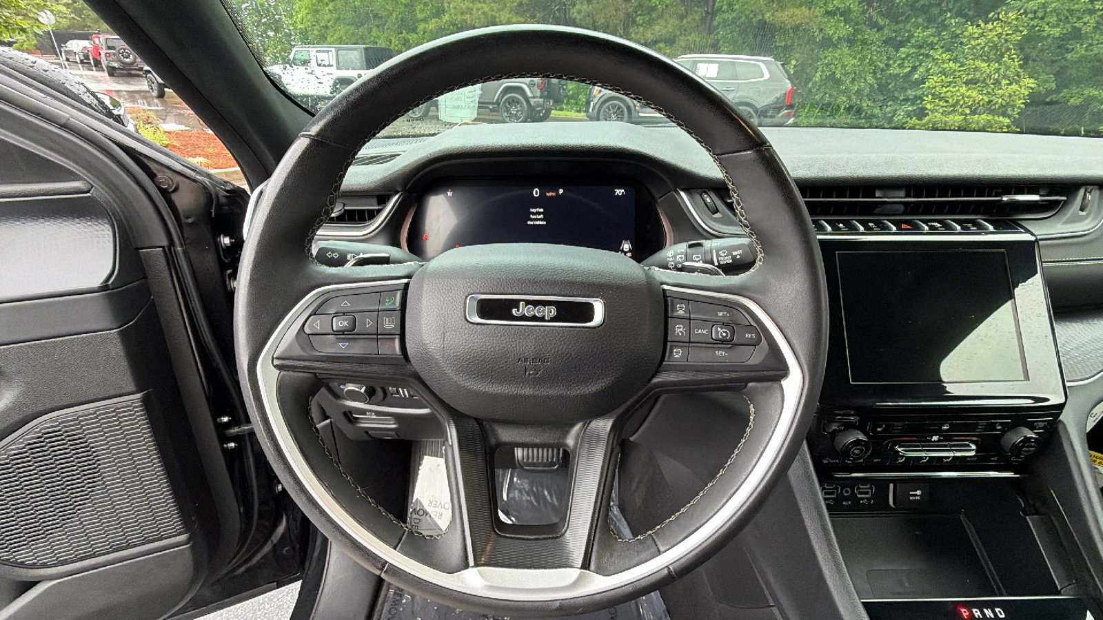 Used 2024 Jeep Grand Cherokee Laredo w/ Luxury Tech Group I AWD/4WD image 26