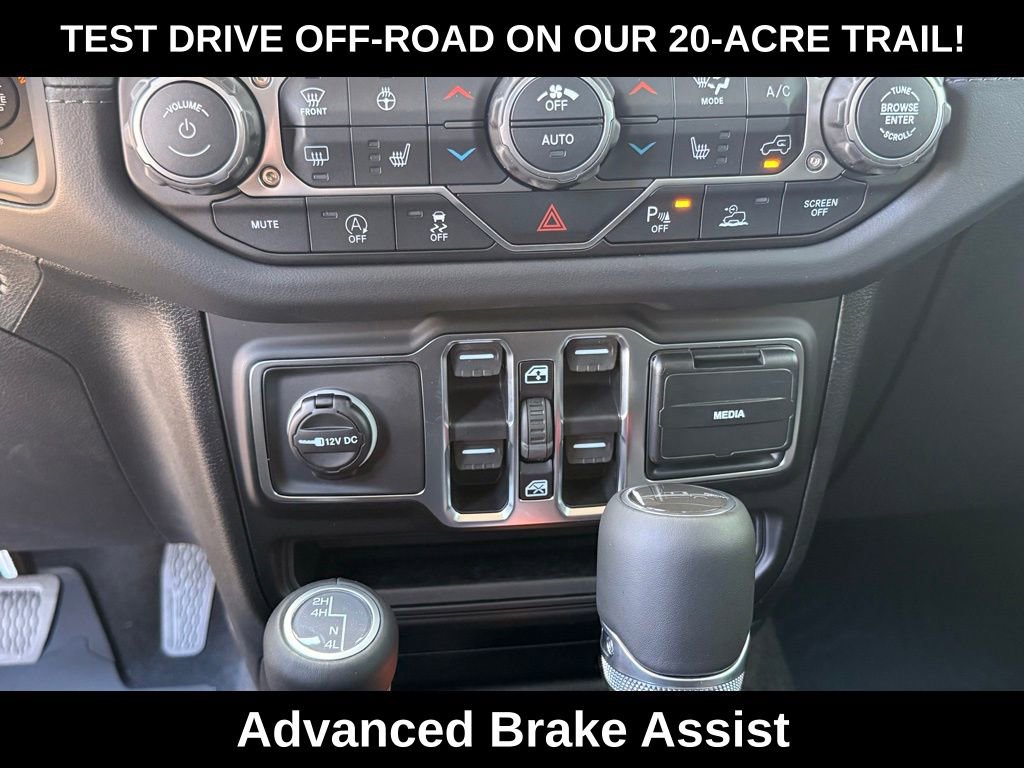 New 2026 Jeep Gladiator Sahara image 15