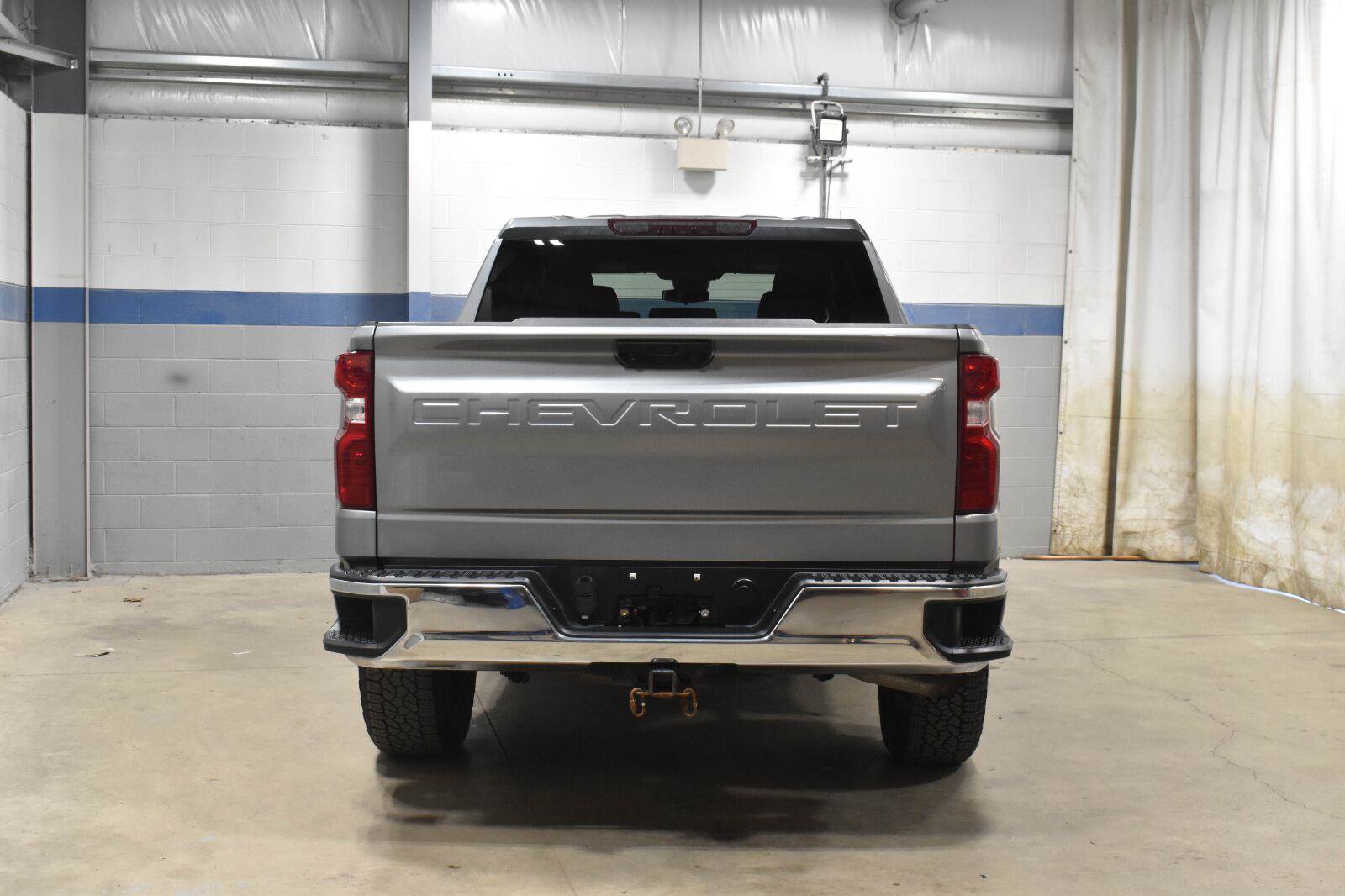 Used 2023 Chevrolet Silverado 1500 LT AWD/4WD image 22
