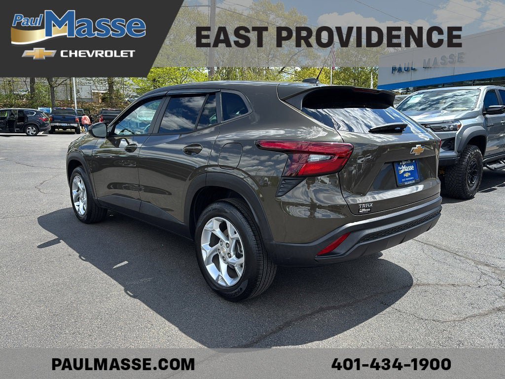 Used 2024 Chevrolet Trax LS w/ LS Convenience Package FWD image 5