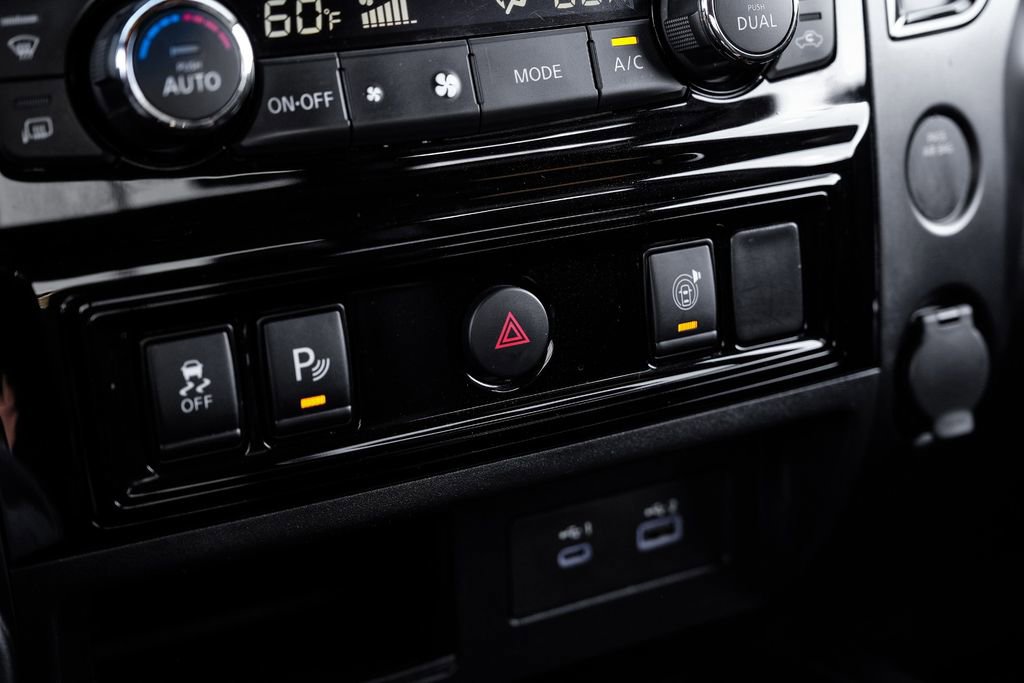 Used 2023 Nissan Titan PRO-4X w/ Off Road Protection Package image 23