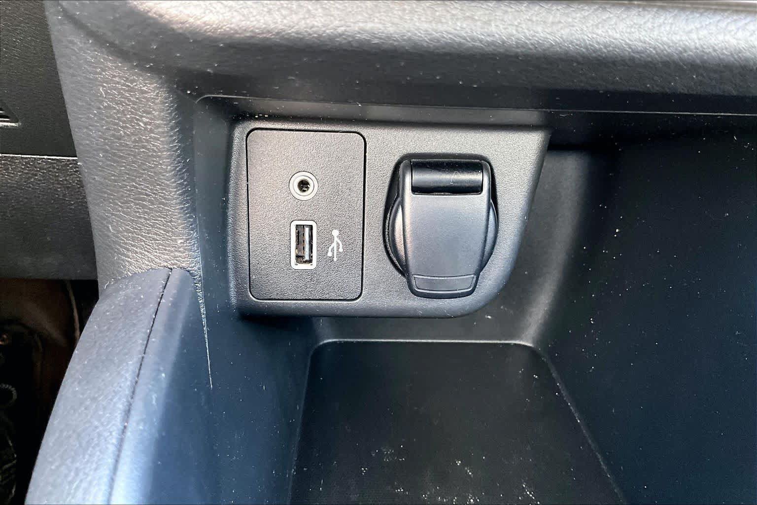 Used 2020 Nissan Versa SV FWD image 26